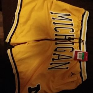 Michigan wolverines mens basketball shorts